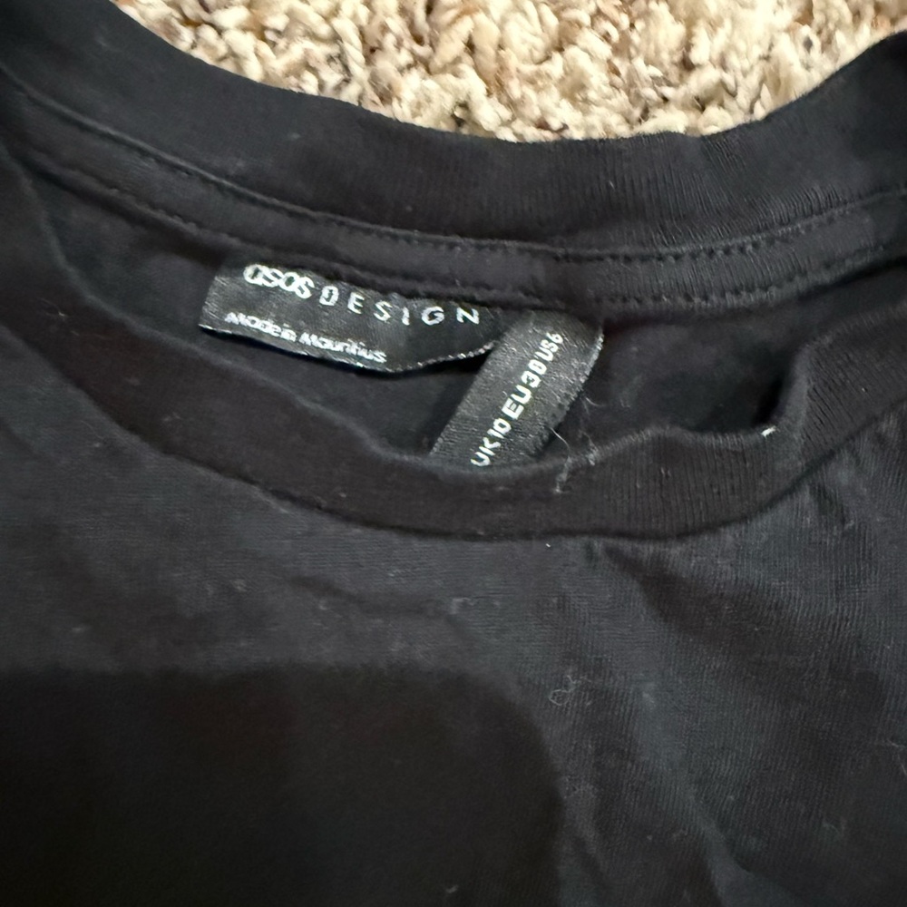 Classic Black and White T-Shirts - Picture 3 of 4